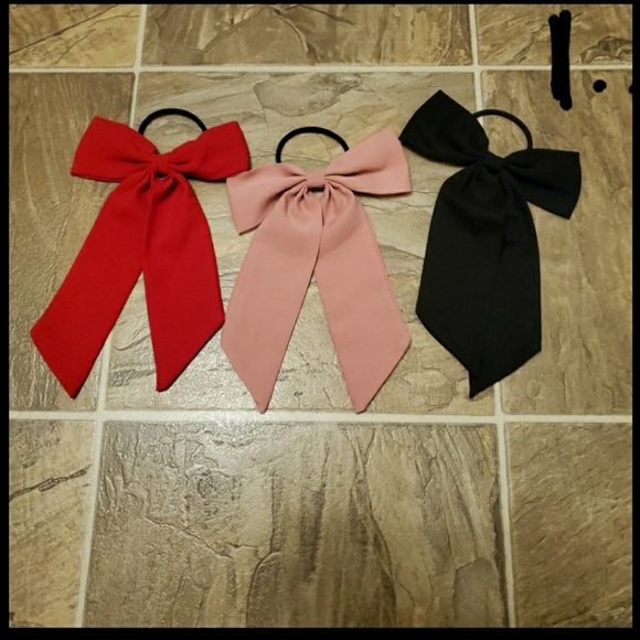 Various hair accessories - Picture 2 of 12